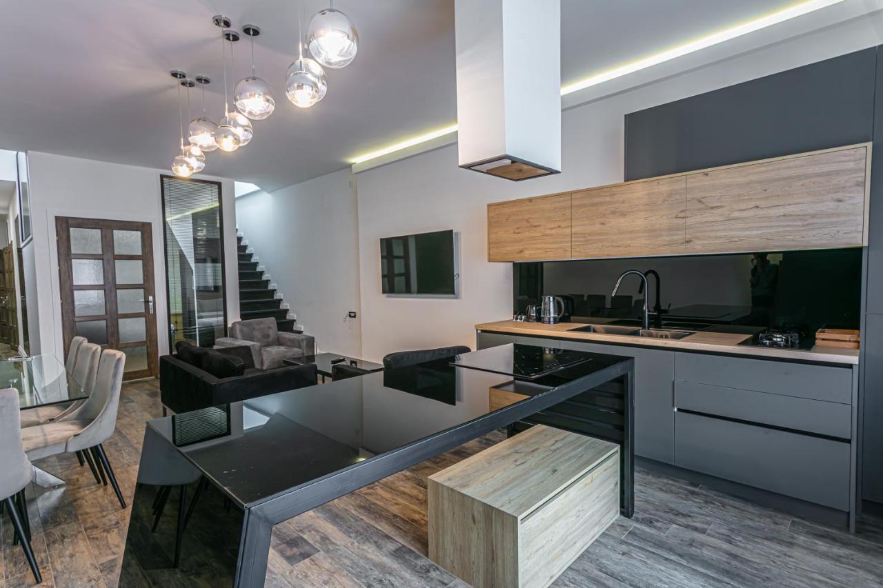 Luxe Apartment In Center Jerevan Exteriör bild