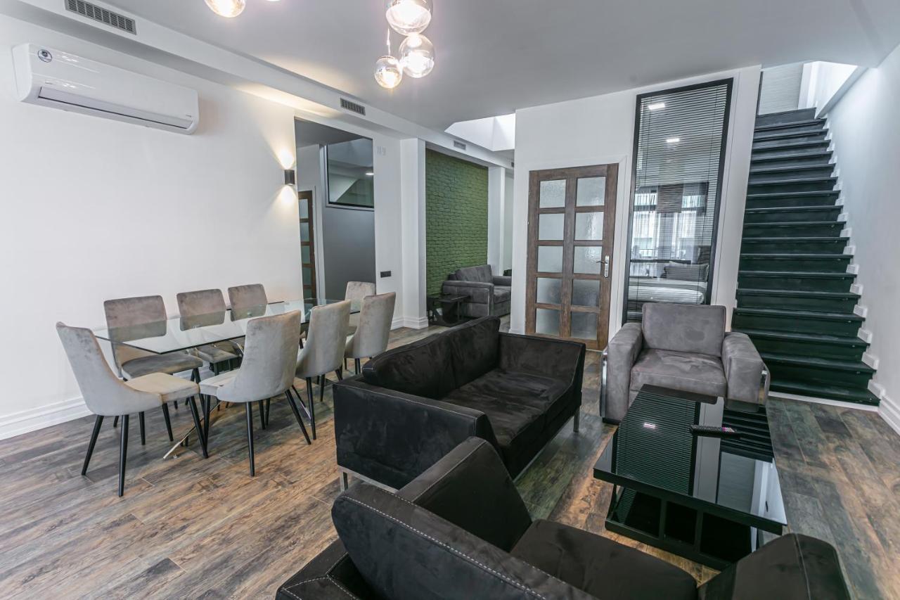 Luxe Apartment In Center Jerevan Exteriör bild