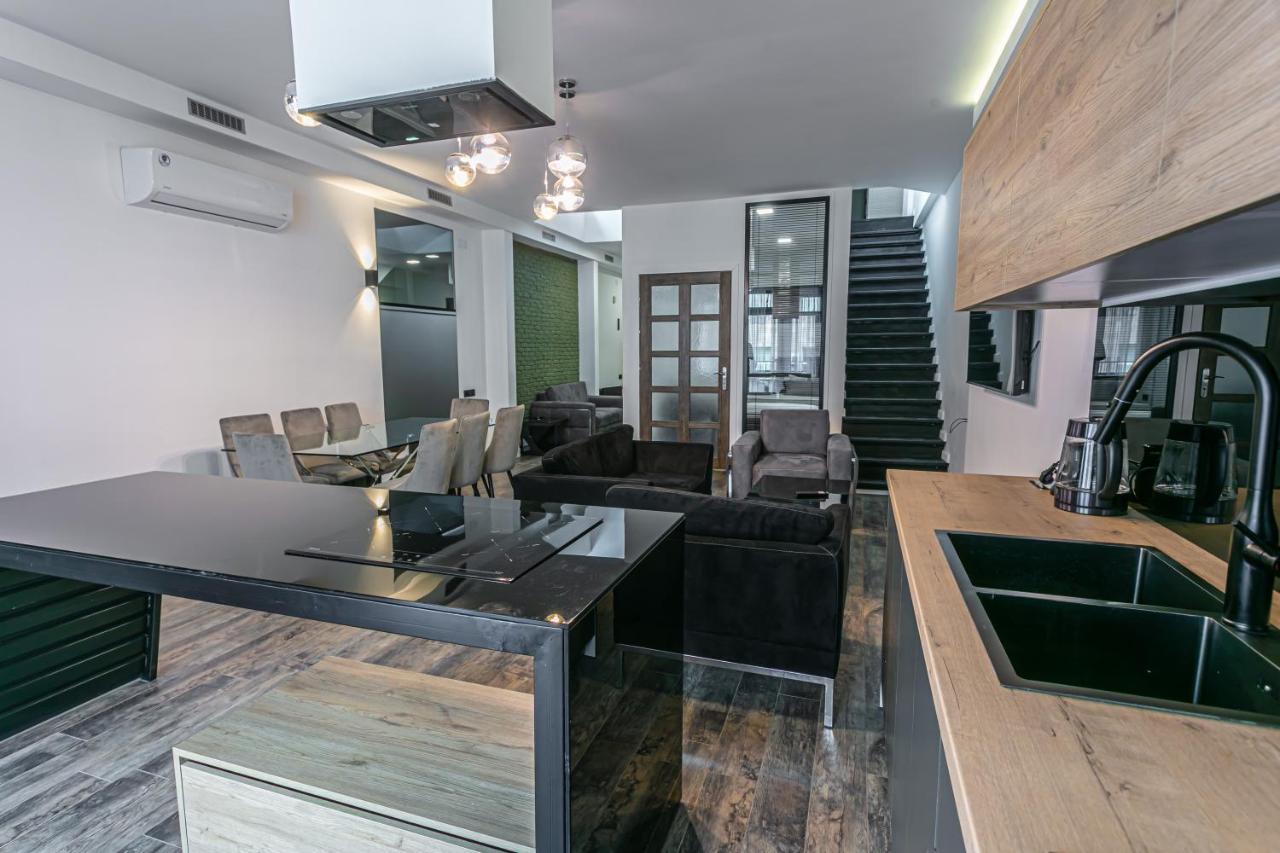Luxe Apartment In Center Jerevan Exteriör bild
