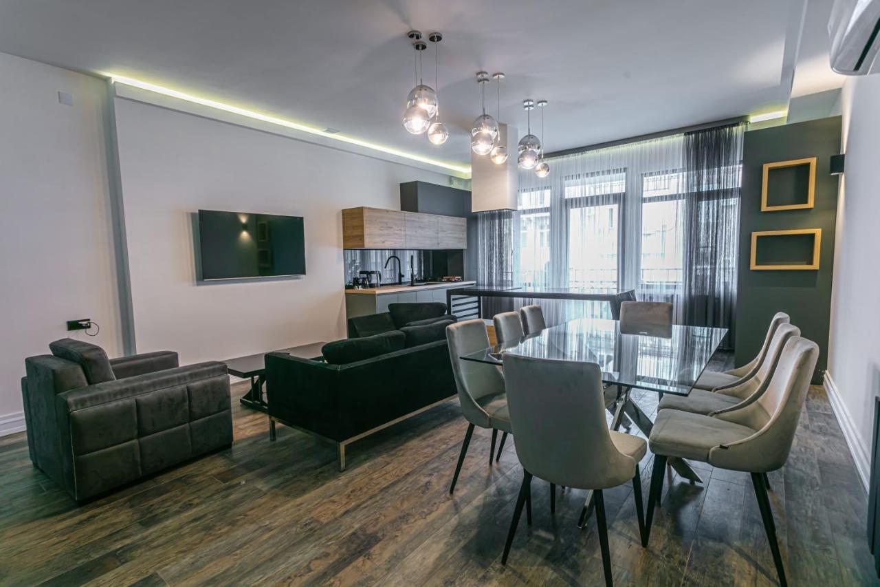Luxe Apartment In Center Jerevan Exteriör bild