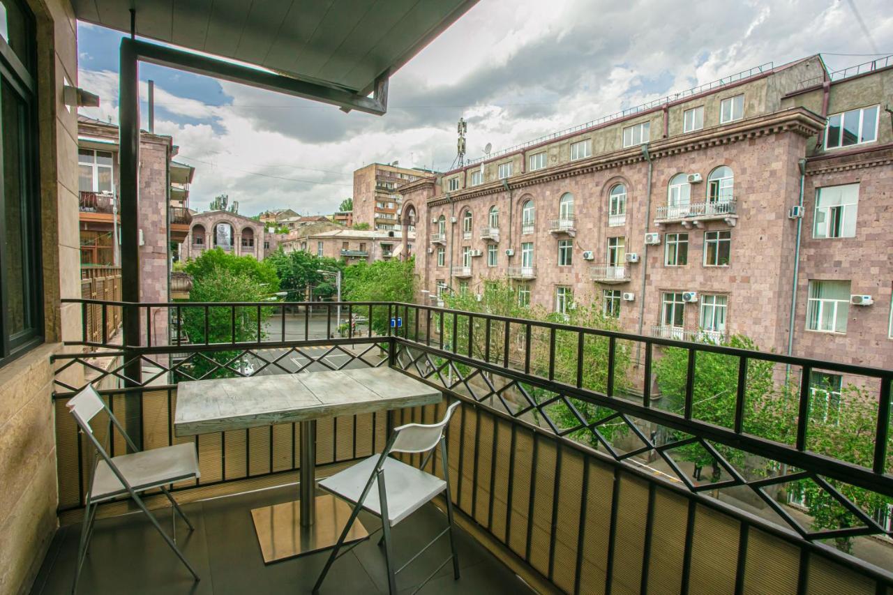 Luxe Apartment In Center Jerevan Exteriör bild