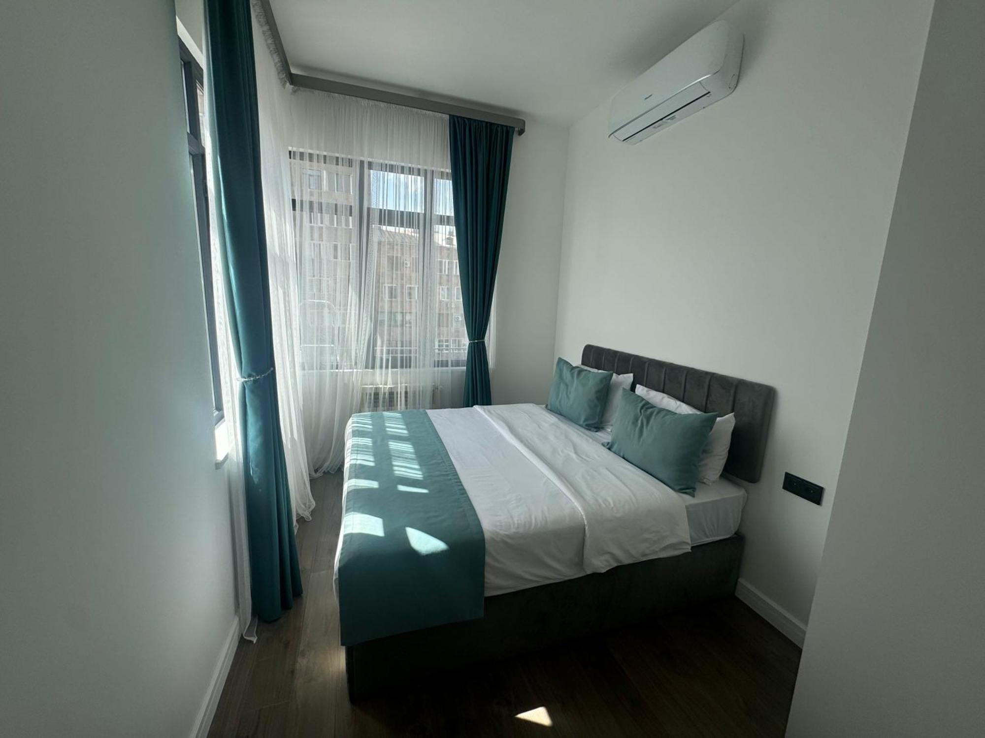 Luxe Apartment In Center Jerevan Exteriör bild
