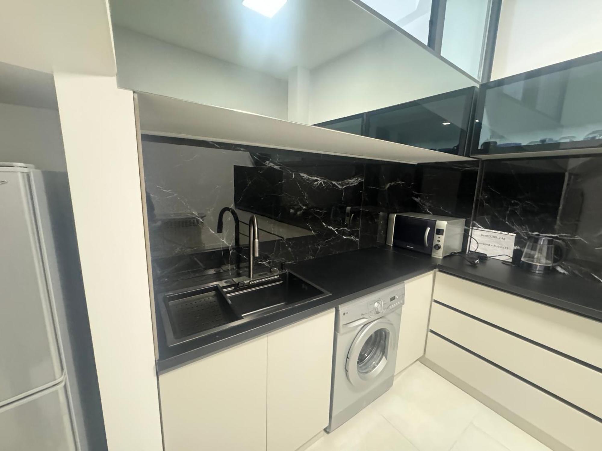 Luxe Apartment In Center Jerevan Exteriör bild